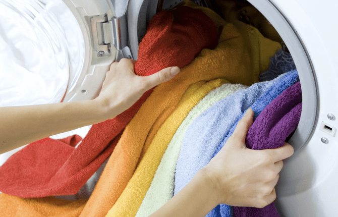 Cs, CAREservice bucato-in-lavatrice-670x430 Detersivo per il bucato in lavatrice: poco è meglio Consigli  Consigli 