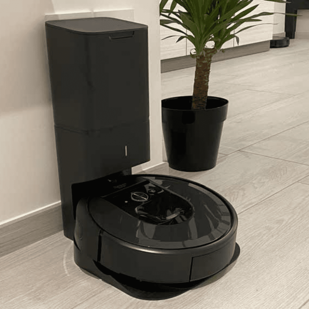 Cs, CAREservice irobot-roomba-1024x1024 iRobot Roomba: funziona davvero? iRobot  Roomba iRobot 