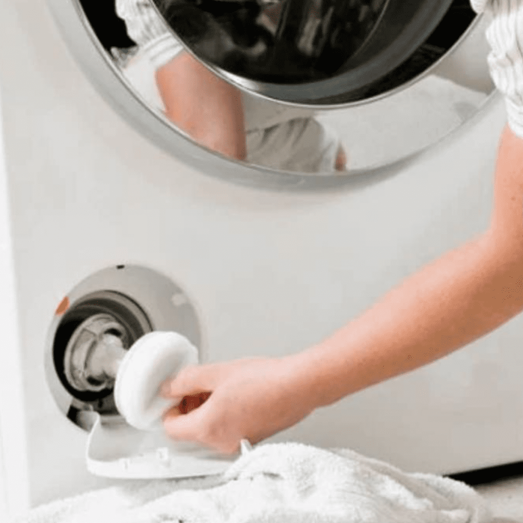 Cs, CAREservice manutenzione-filtro-lavatrice-1024x1024 Pulizia del filtro della lavatrice: un passo importante per la durata dell'apparecchio Consigli  Consigli 