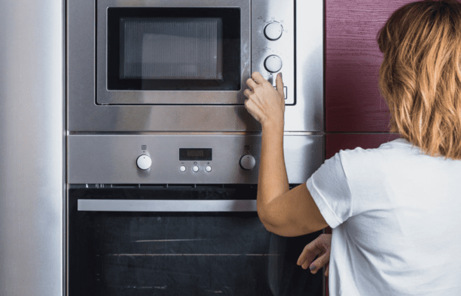 Cs, CAREservice riparazione-microonde-torino-670x430 Come scegliere il forno a microonde perfetto per la tua cucina: consigli e recensioni Consigli  Consigli 